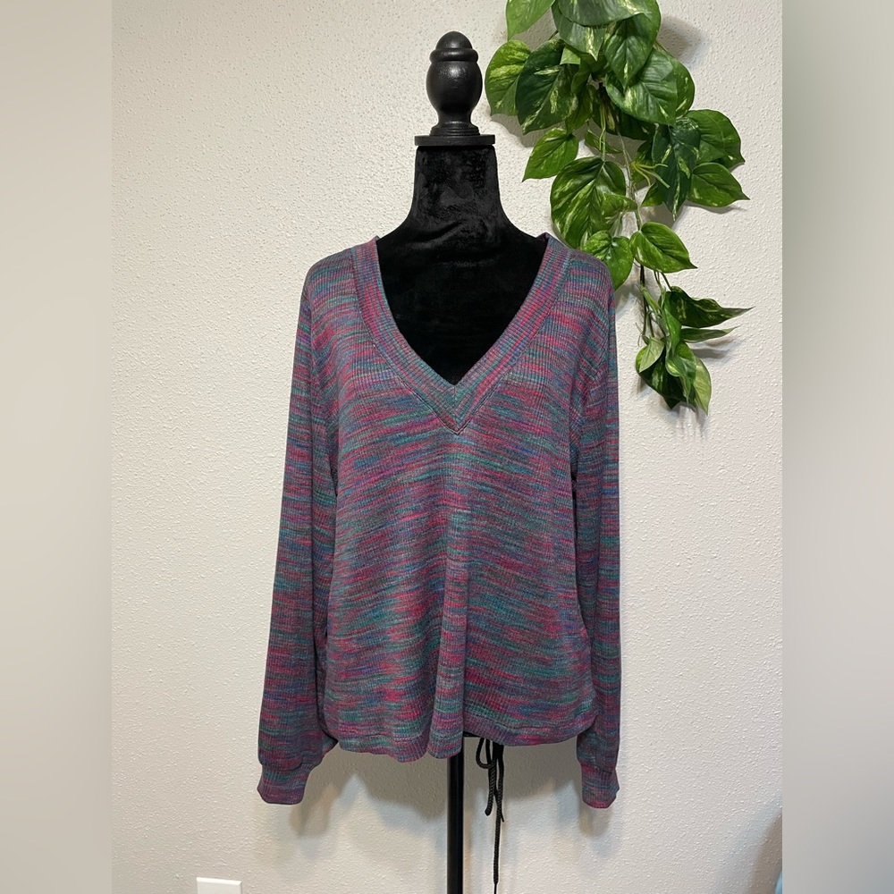 Lane Bryant V-Neck Multicolor Sweatshirt size 14/16 Soft-Comfortable and warm.